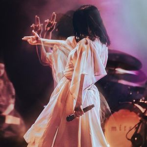 mitski profil görseli