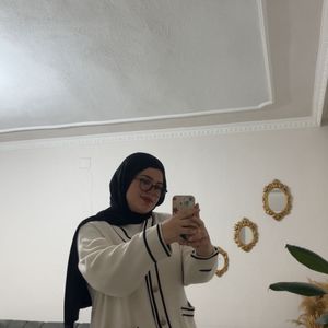 Ela  profil görseli